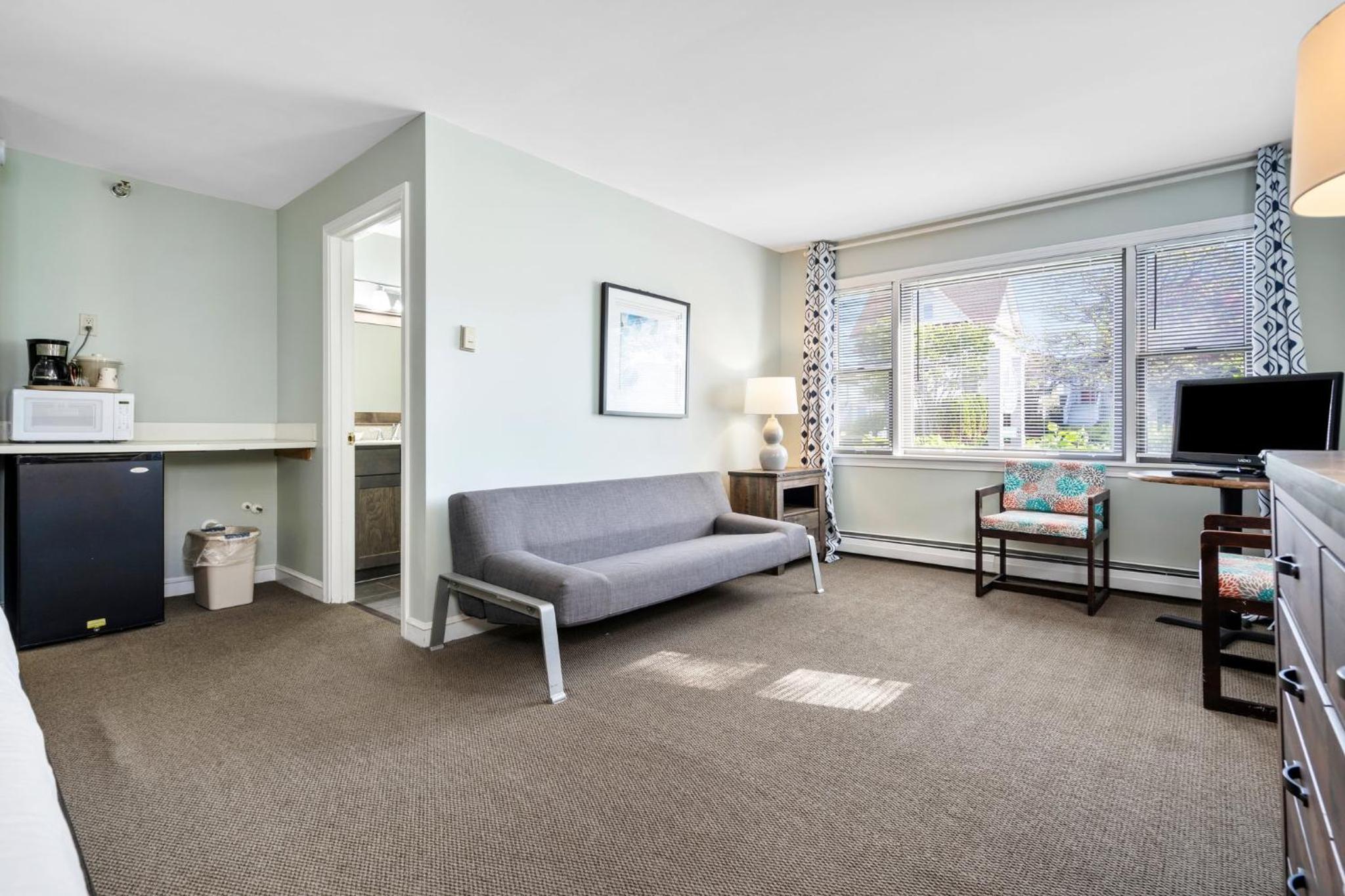 The Lighthouse Inn & Suites