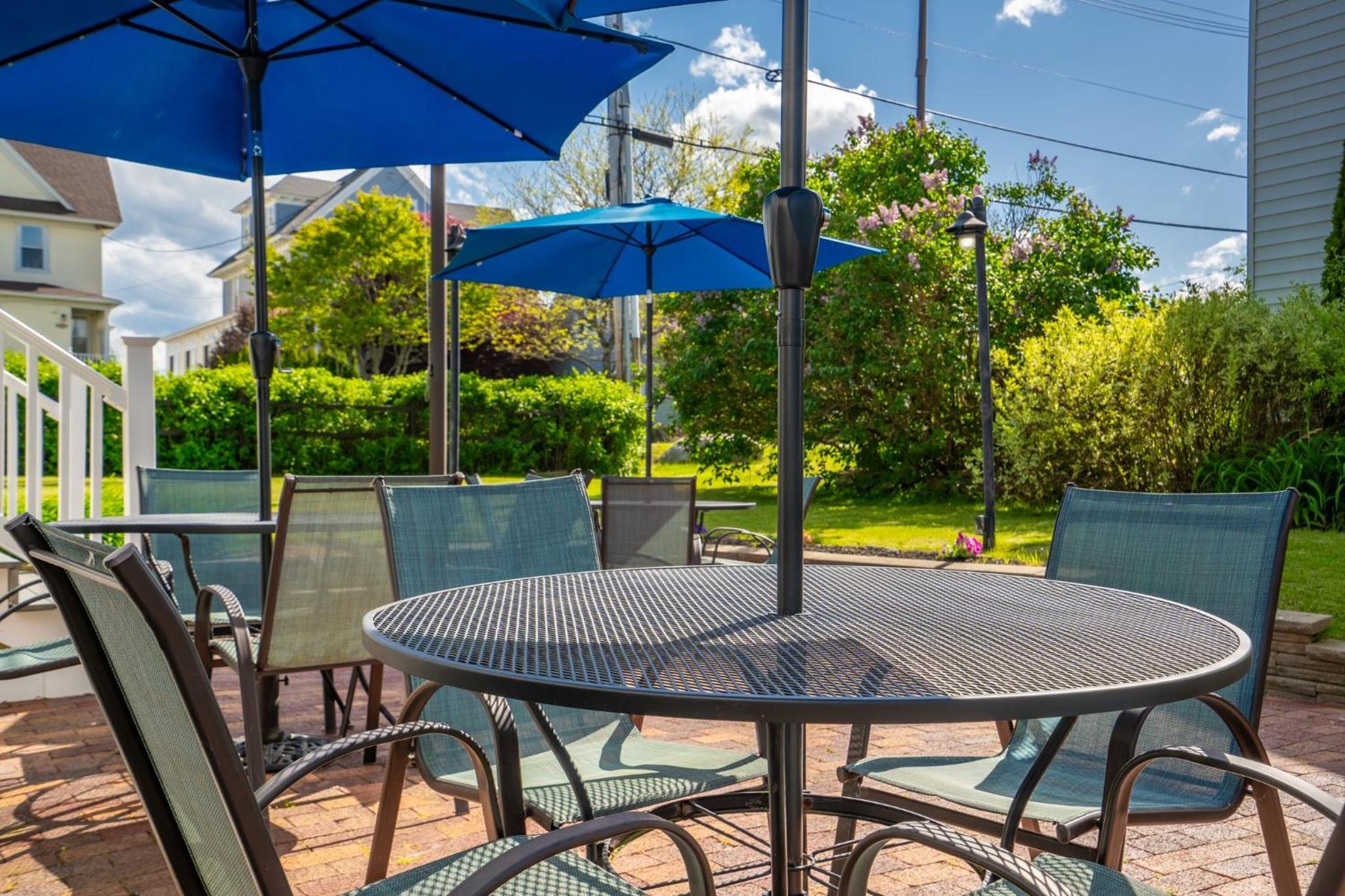 The Lighthouse Inn & Suites