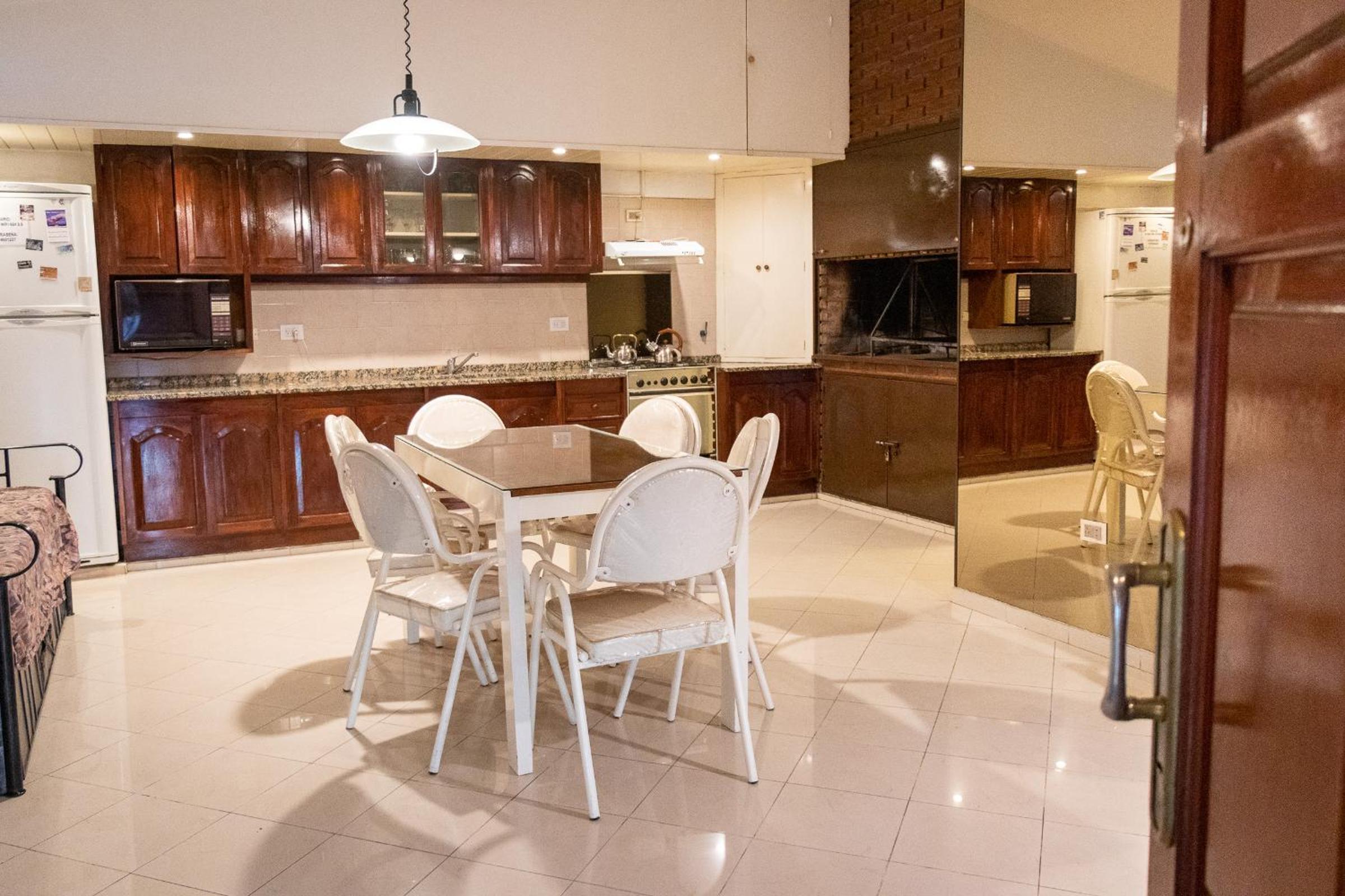 Casa con pileta exclusiva a 3 cuadras de la costanera Villa Carlos Paz IG alquilervillacarlospaz