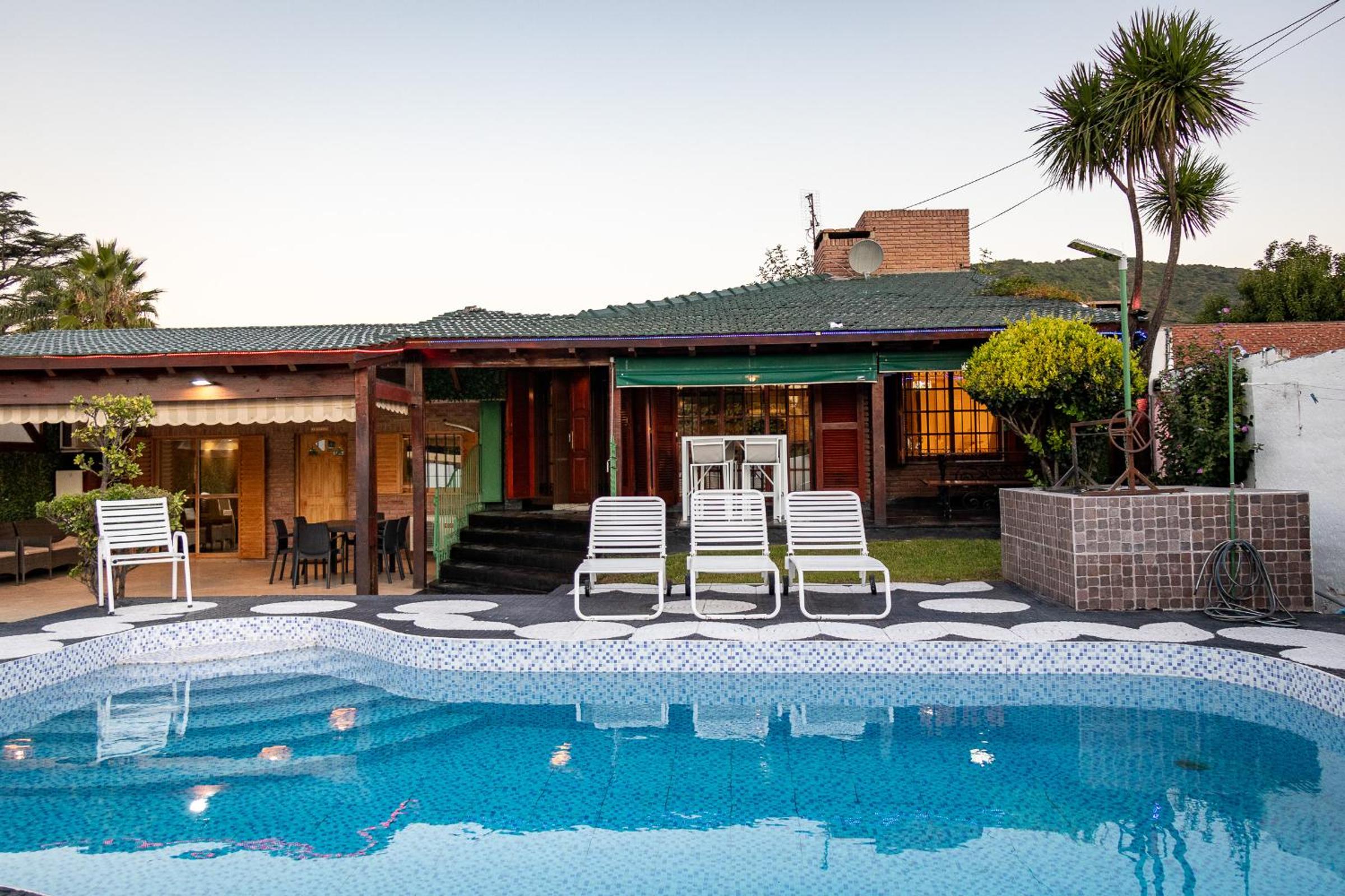Casa con pileta exclusiva a 3 cuadras de la costanera Villa Carlos Paz IG alquilervillacarlospaz