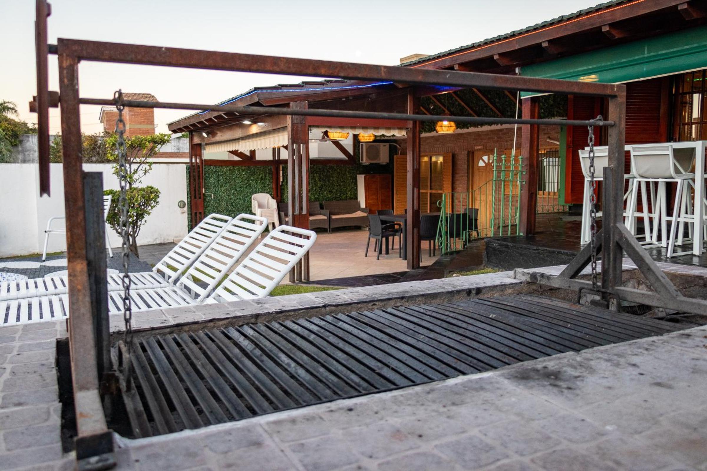 Casa con pileta exclusiva a 3 cuadras de la costanera Villa Carlos Paz IG alquilervillacarlospaz
