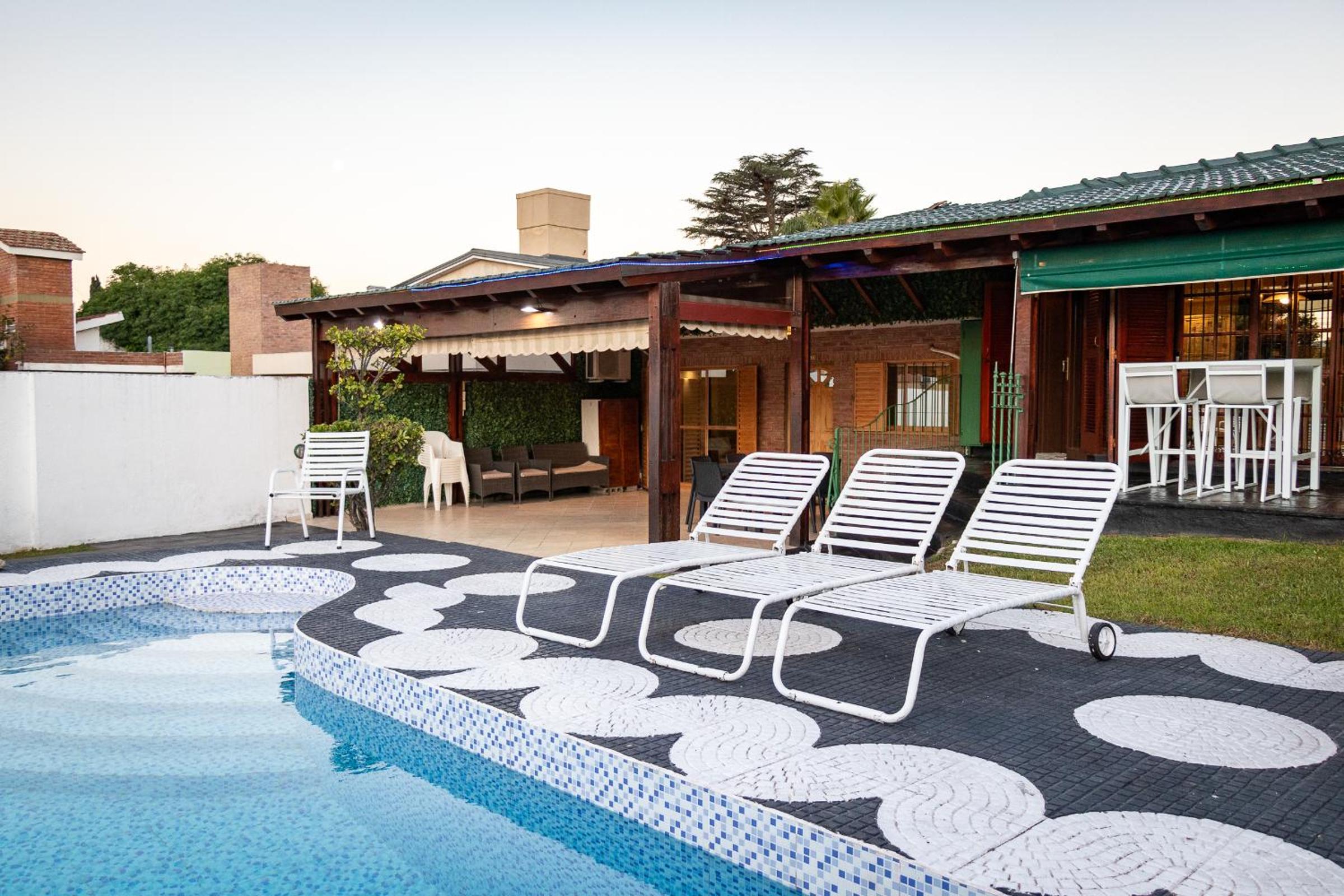Casa con pileta exclusiva a 3 cuadras de la costanera Villa Carlos Paz IG alquilervillacarlospaz