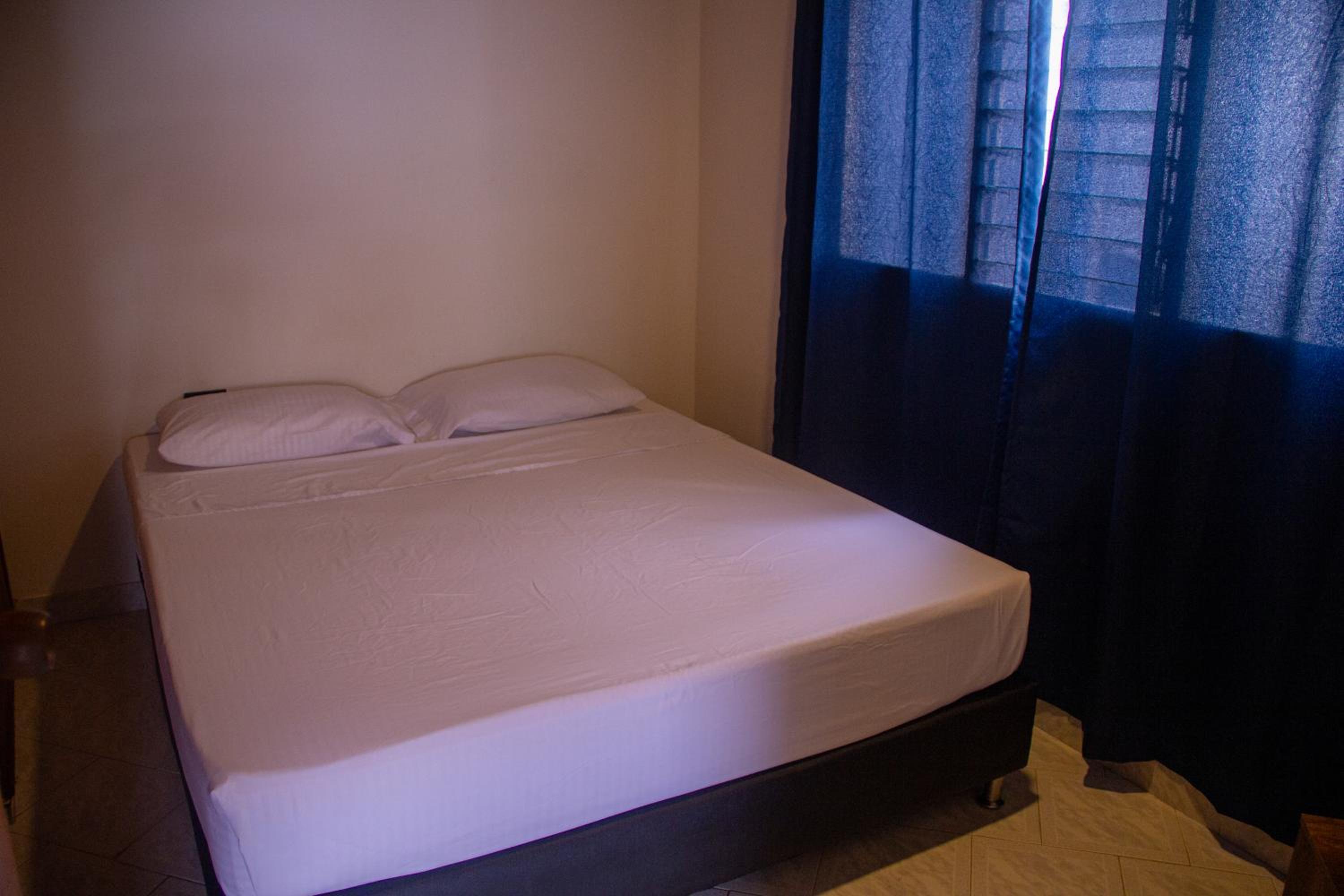 La Familia Hostel - Manila