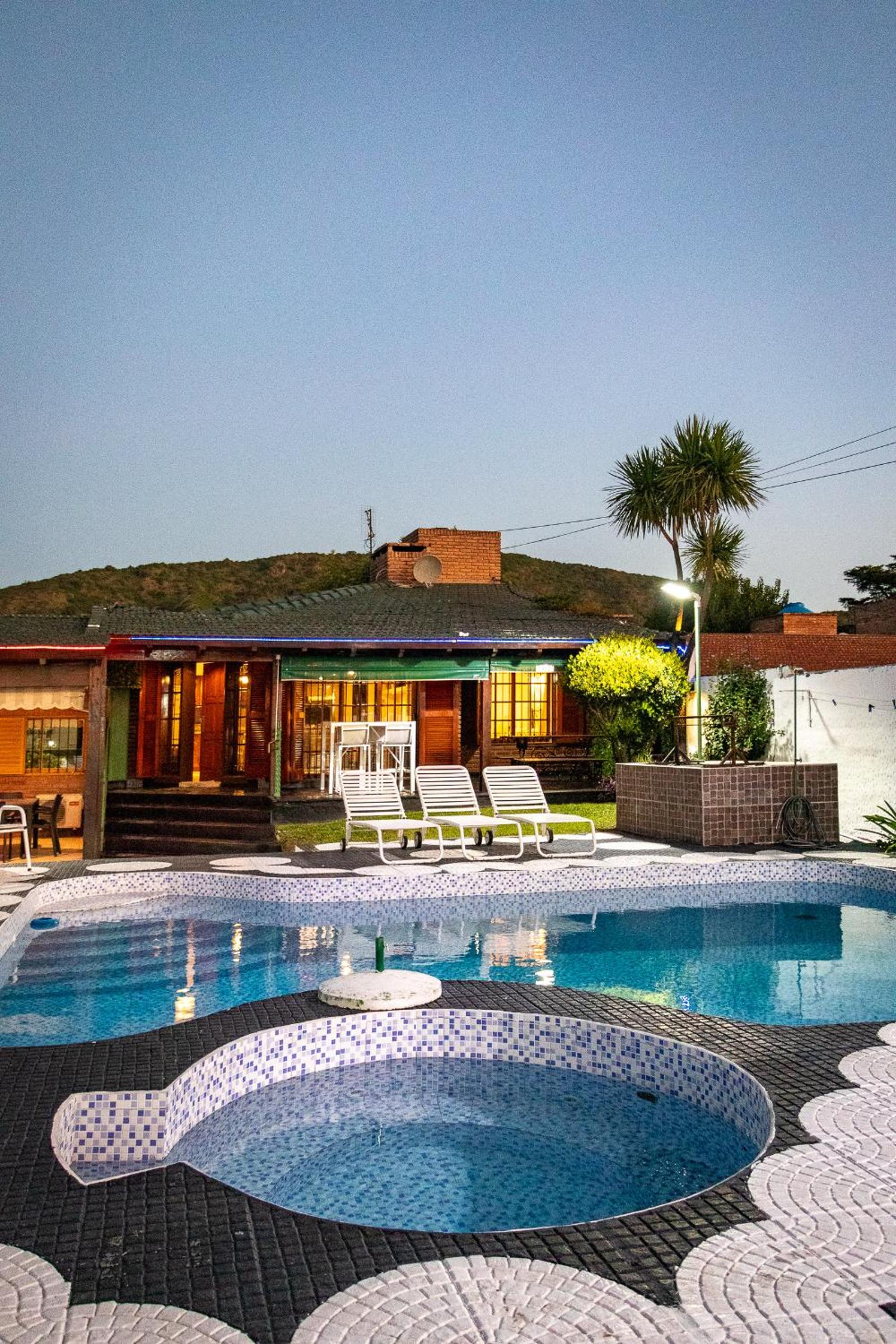 Casa con pileta exclusiva a 3 cuadras de la costanera Villa Carlos Paz IG alquilervillacarlospaz
