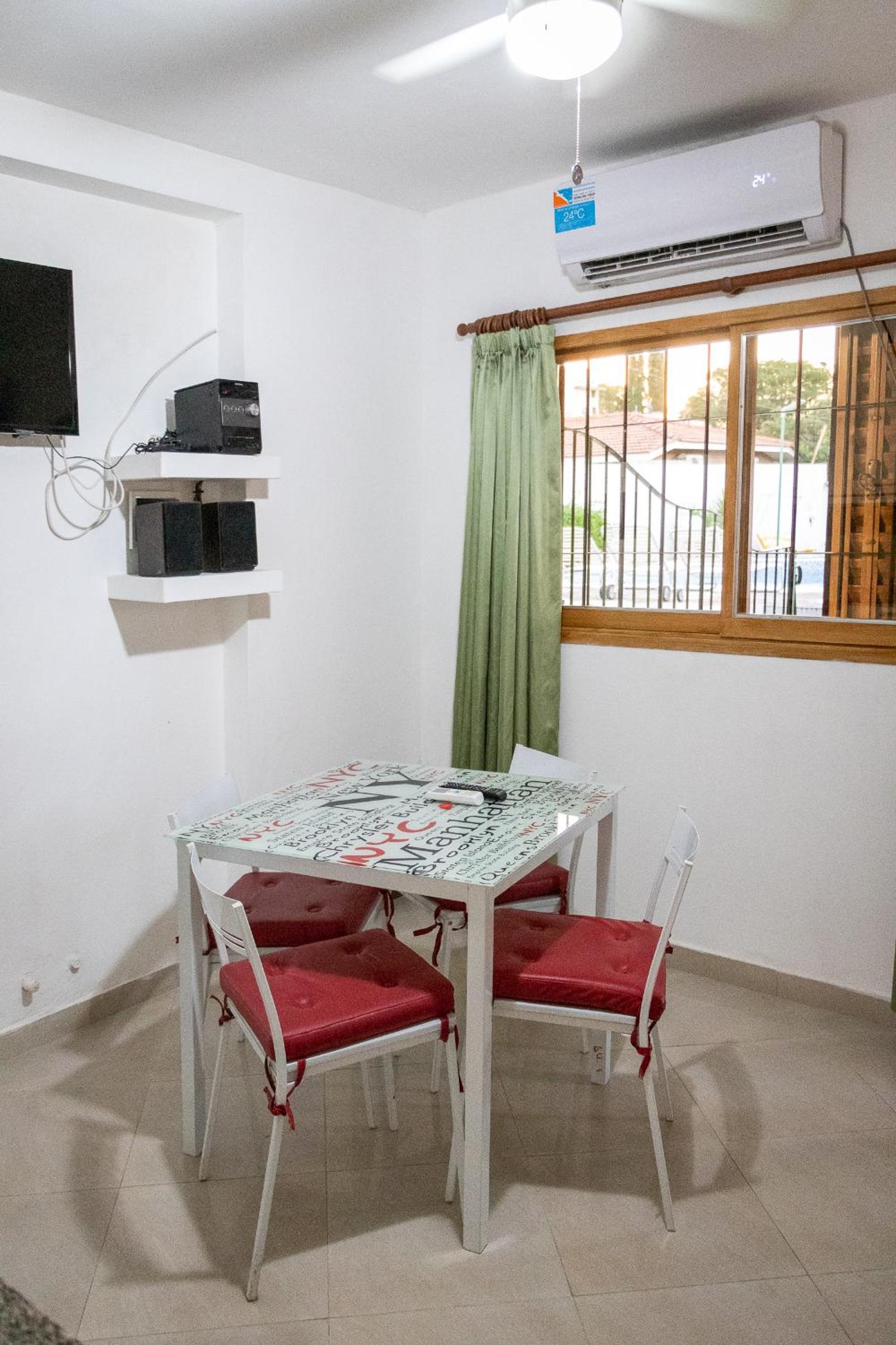 Casa con pileta exclusiva a 3 cuadras de la costanera Villa Carlos Paz IG alquilervillacarlospaz