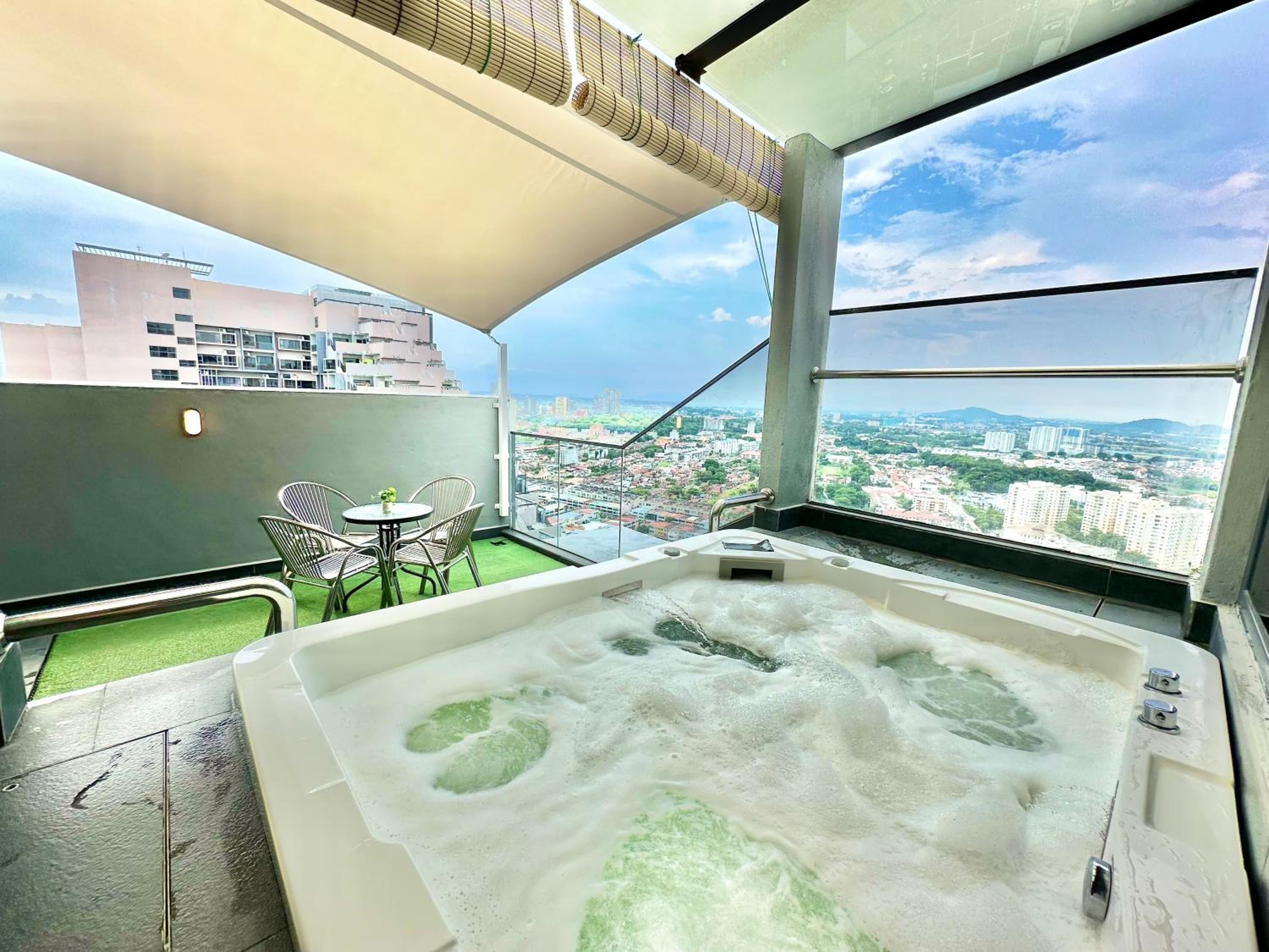 MW Imperio Residence Private Jacuzzi or Pool Villa with 16 Unit Designs photo 1