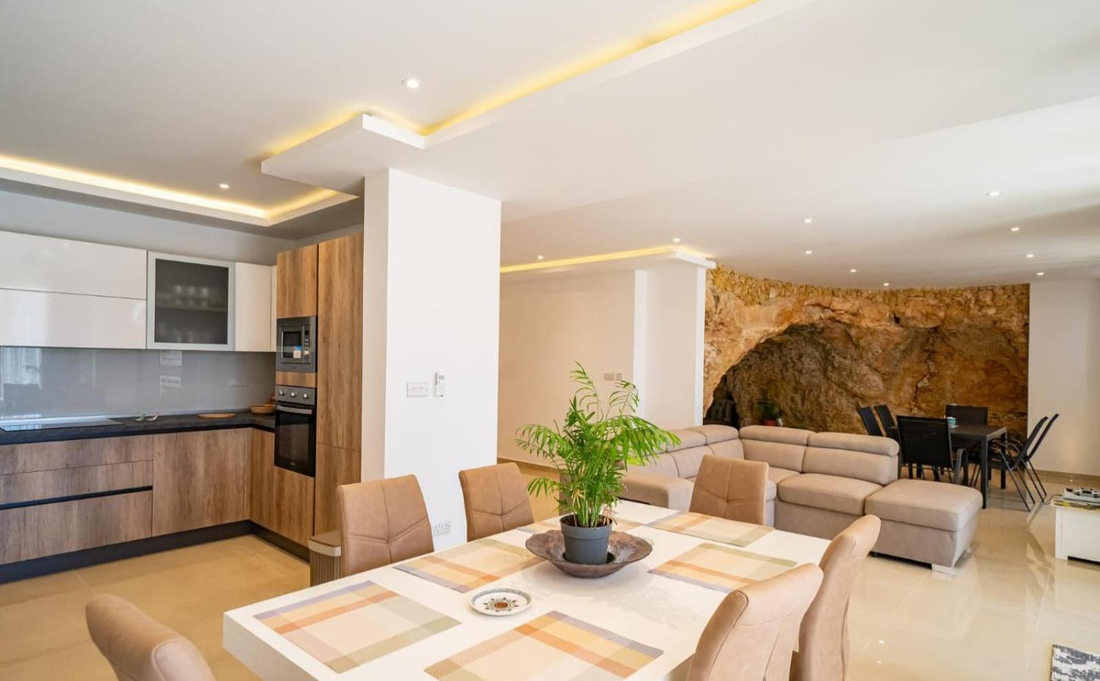 The Cave Apartment Xaghra view 3