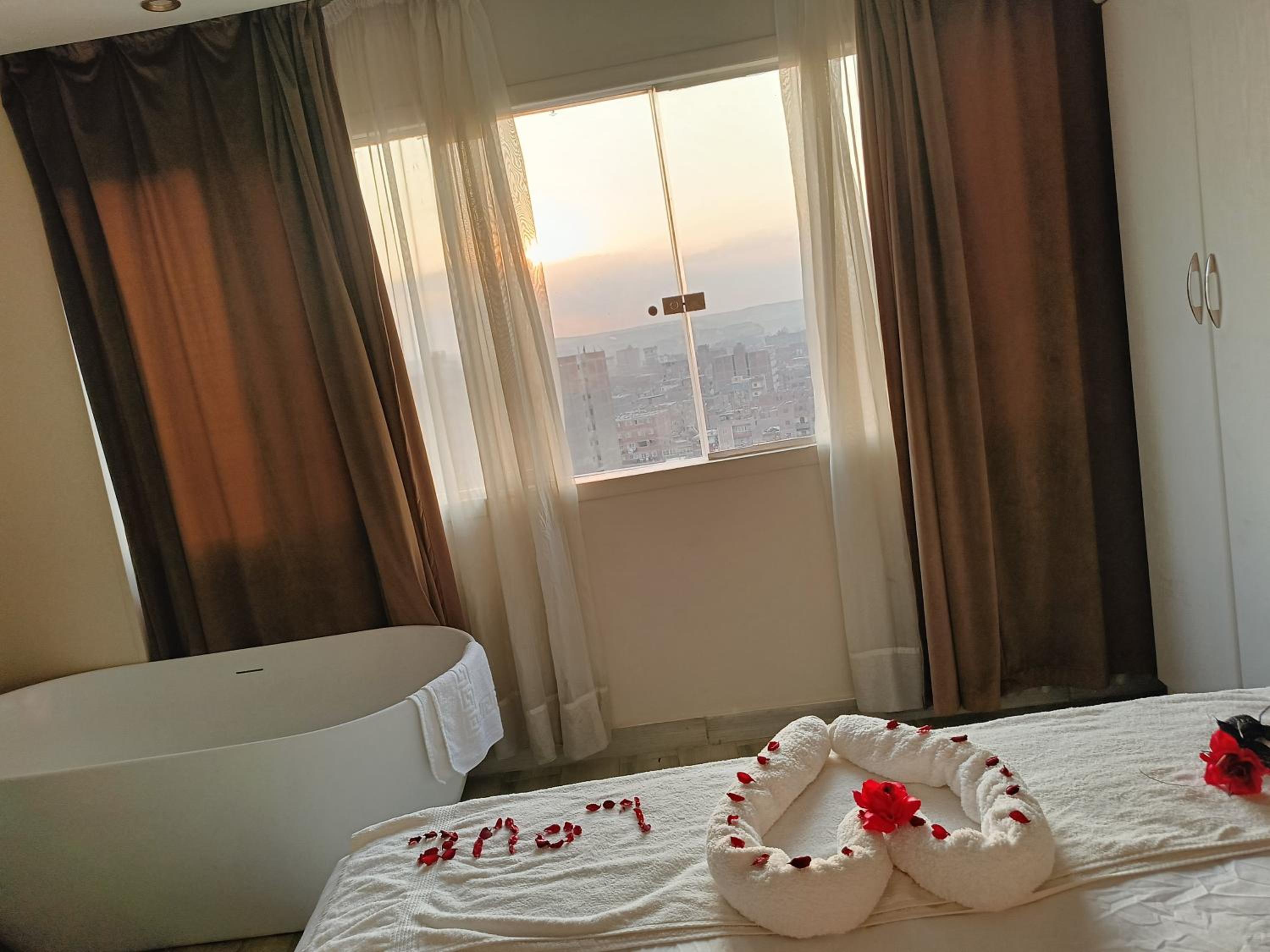 PYRAMIDS guest house