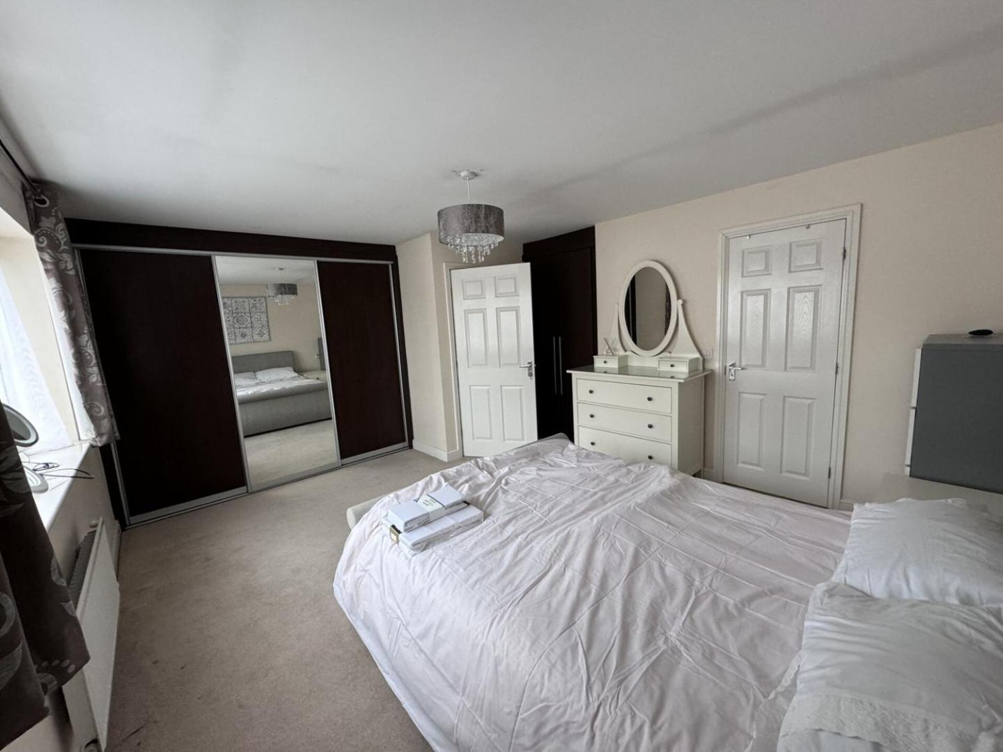 Spacious 4BD House with Character in Coventry