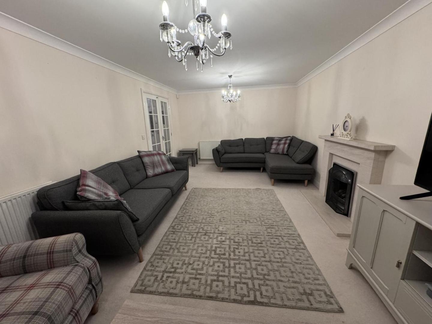 Spacious 4BD House with Character in Coventry