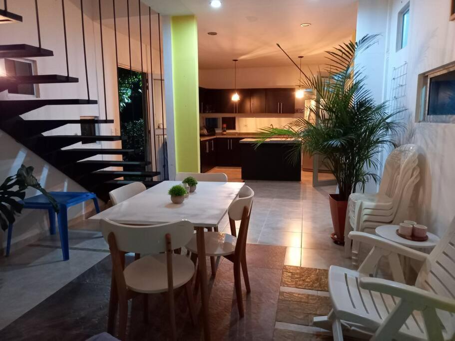 CasaBlanca Los Ranchos