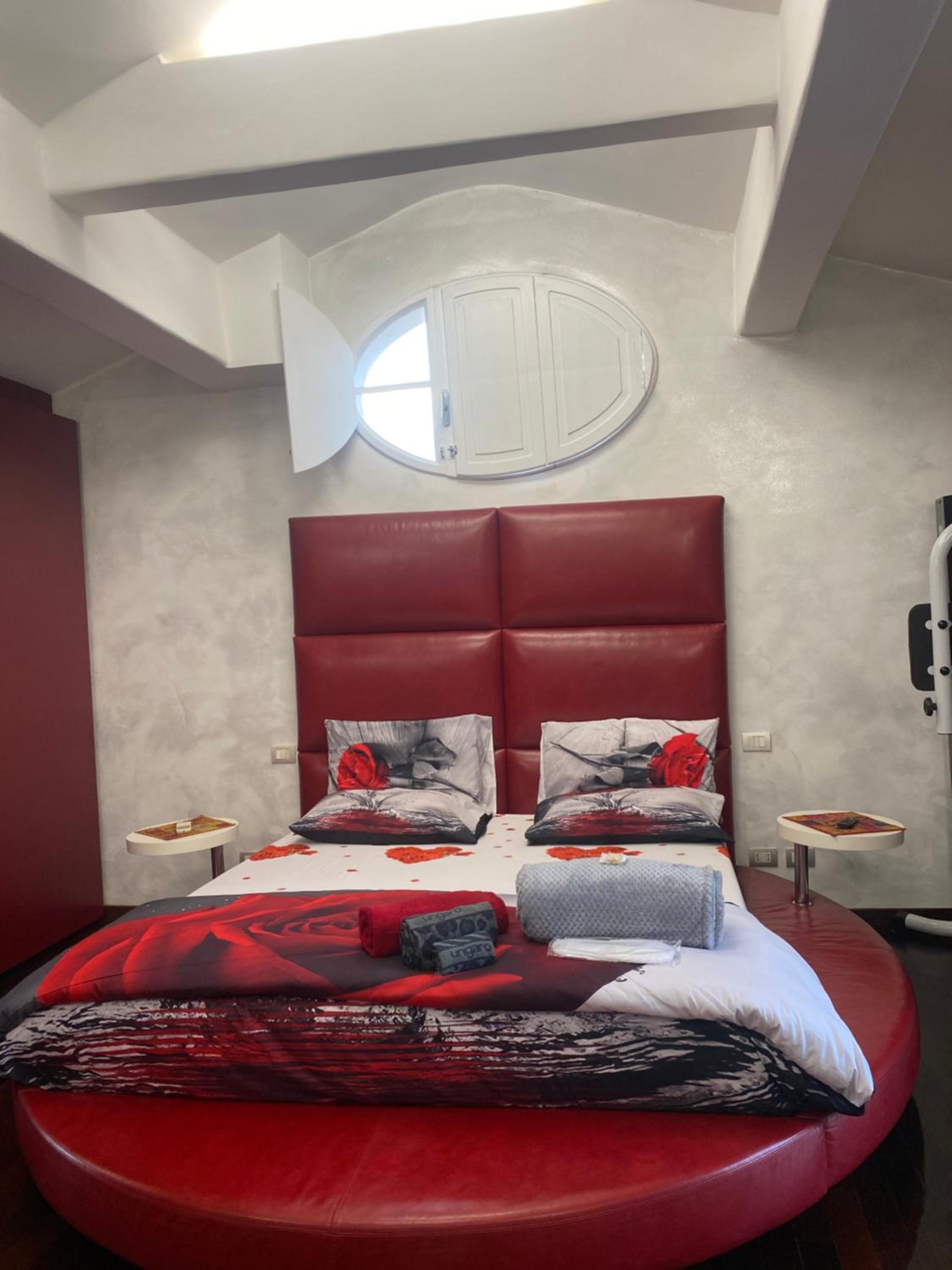 Ave Roma Suite
