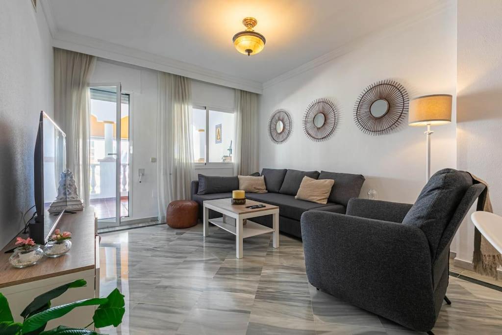 Sunny Golden Mile Apartment