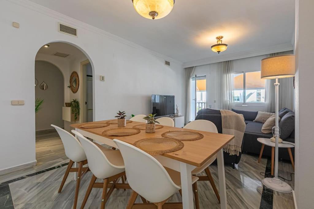 Sunny Golden Mile Apartment