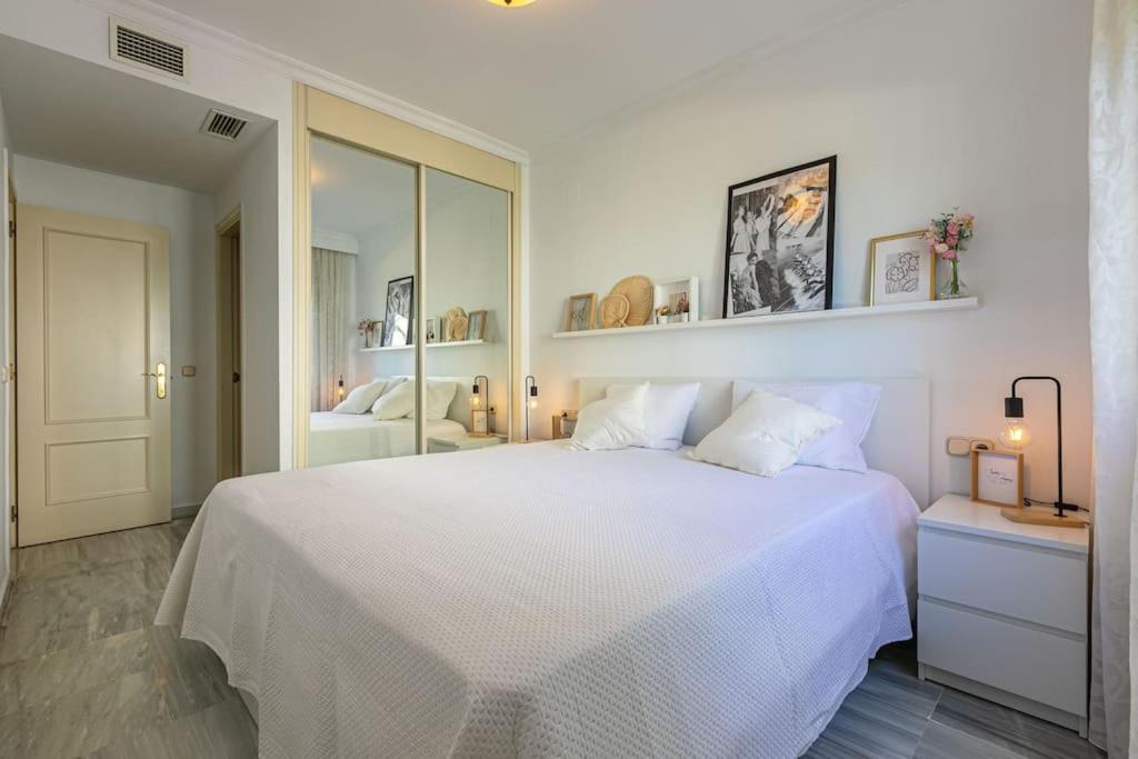 Sunny Golden Mile Apartment