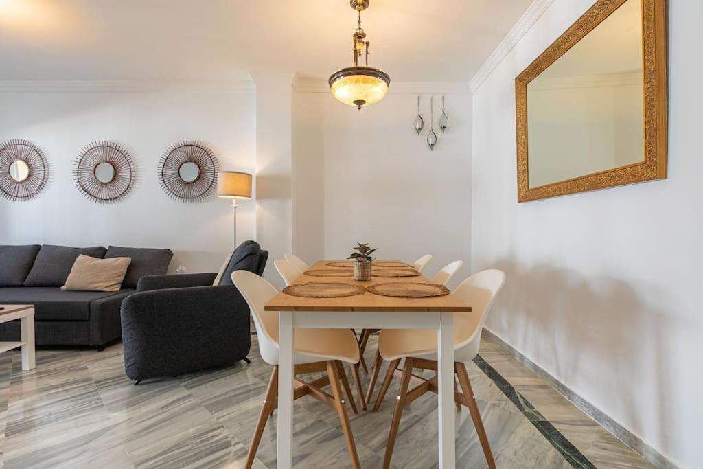 Sunny Golden Mile Apartment
