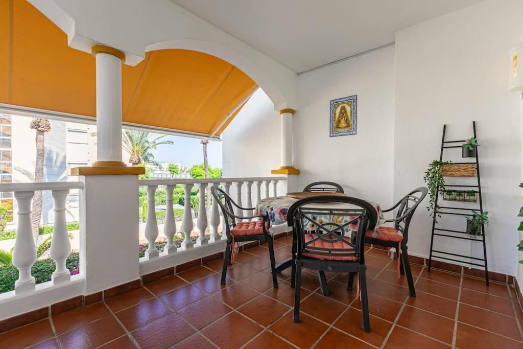 Sunny Golden Mile Apartment