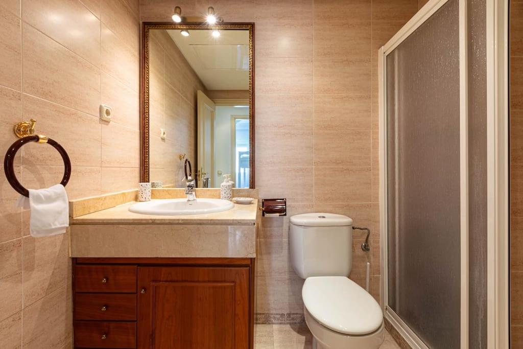 Sunny Golden Mile Apartment
