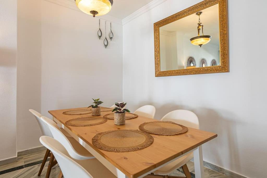 Sunny Golden Mile Apartment