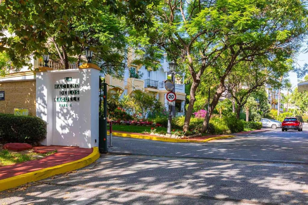 Sunny Golden Mile Apartment