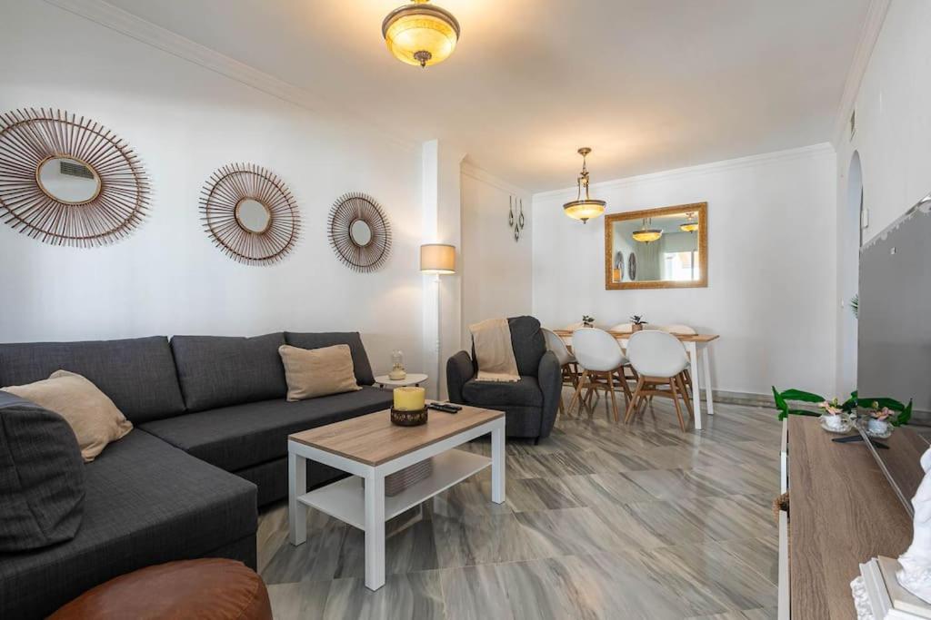 Sunny Golden Mile Apartment