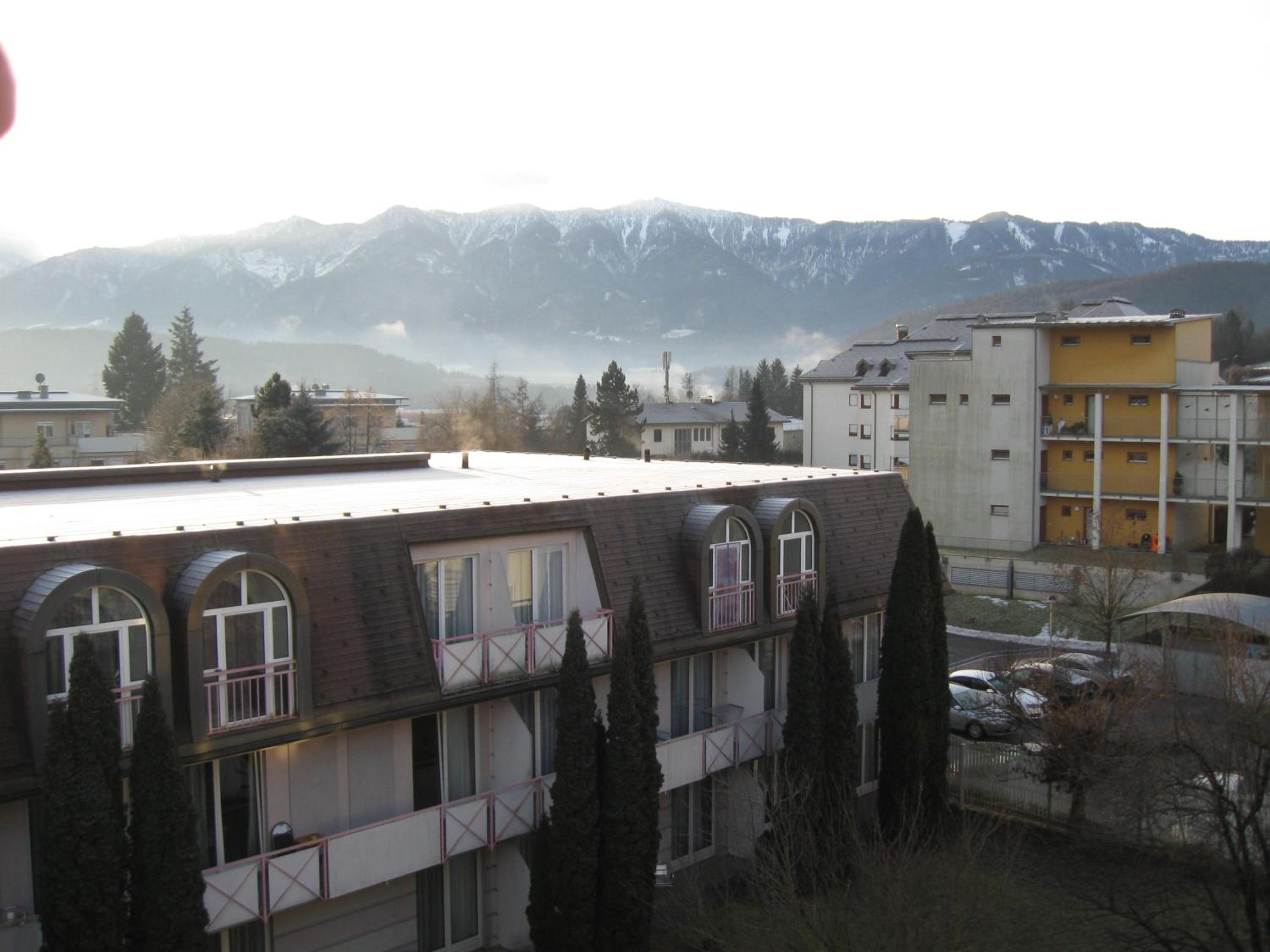 Holiday Apartments Warmbad view 3