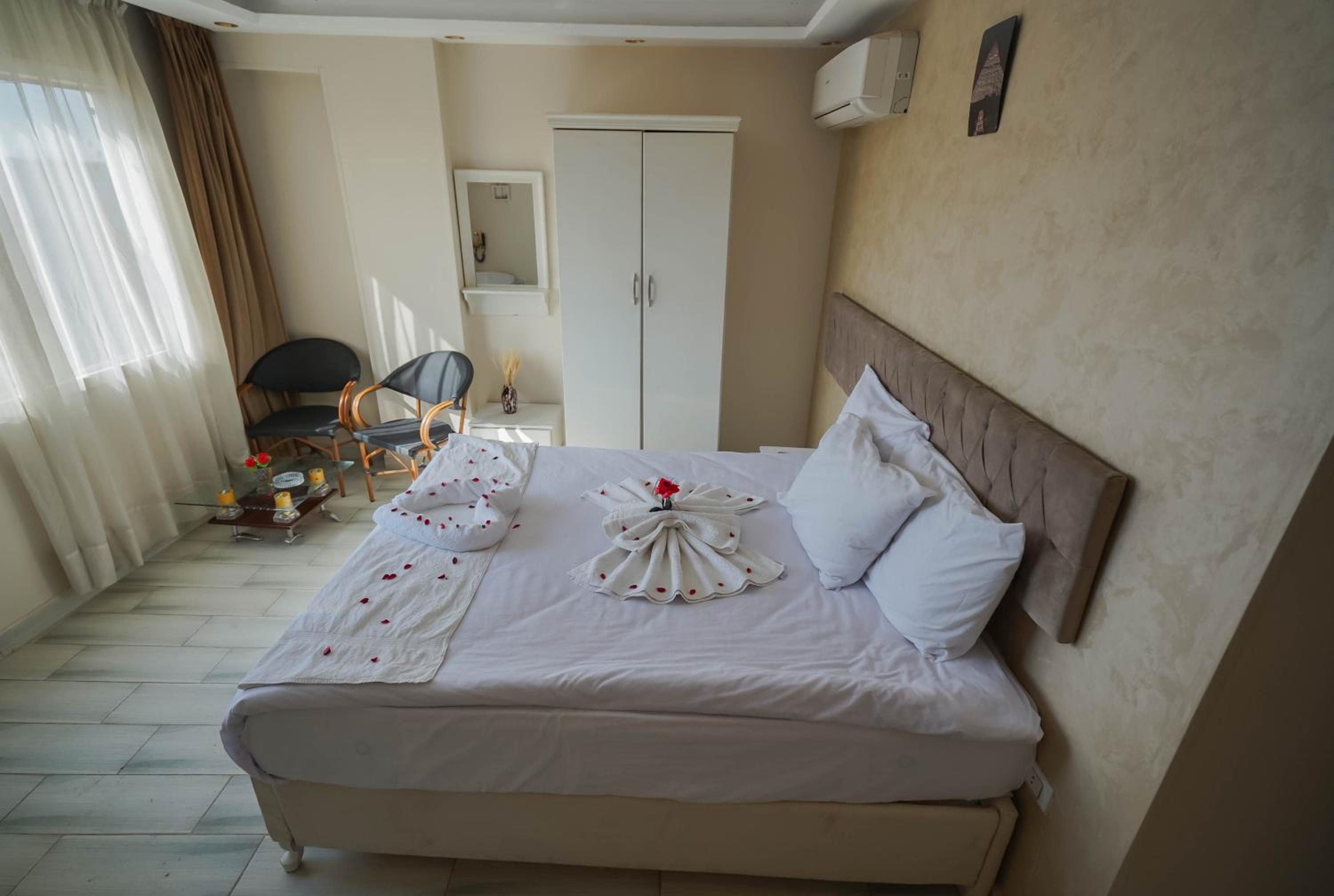 PYRAMIDS guest house
