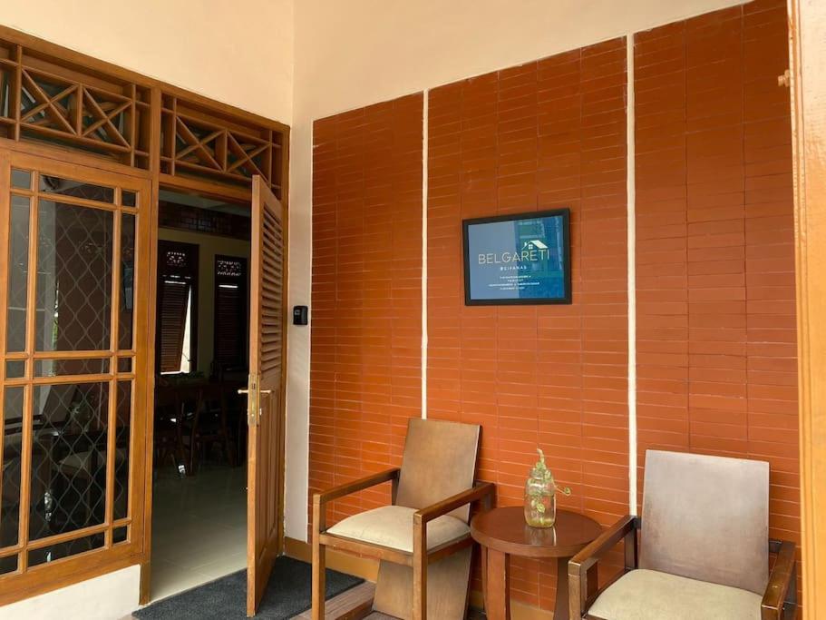 Belgareti Modern Ethnic House Cipanas Puncak view 5
