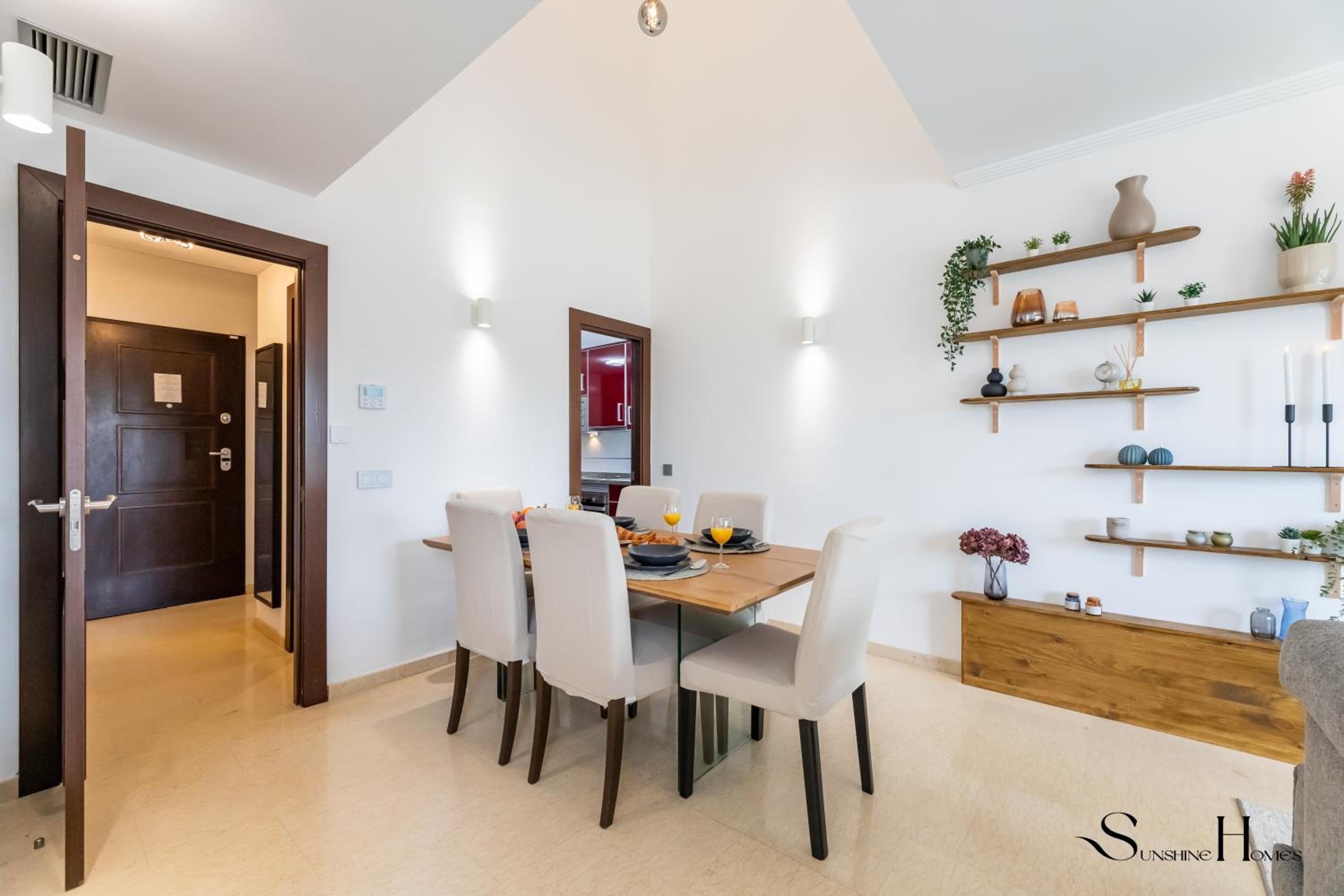 Luxury townhouse with rooftop sauna & Jacuzzi