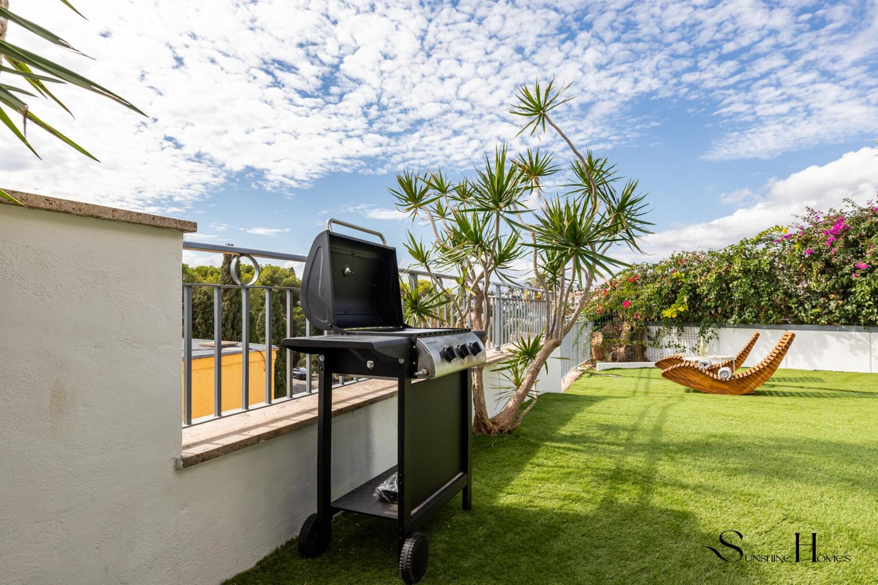 Luxury townhouse with rooftop sauna & Jacuzzi