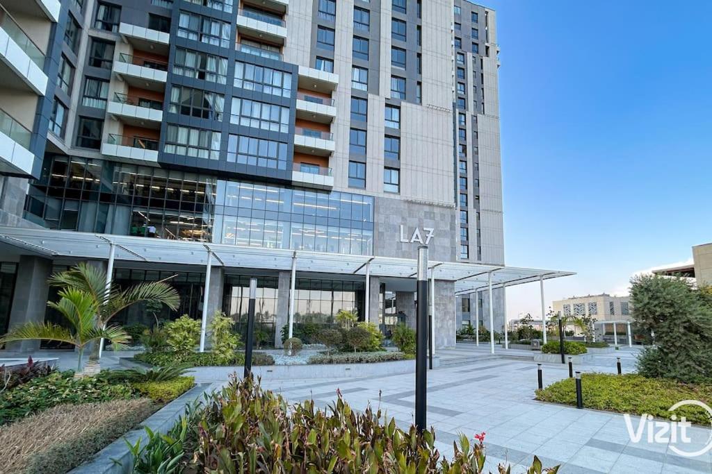 VIZIT 2BR in Aeon Towers