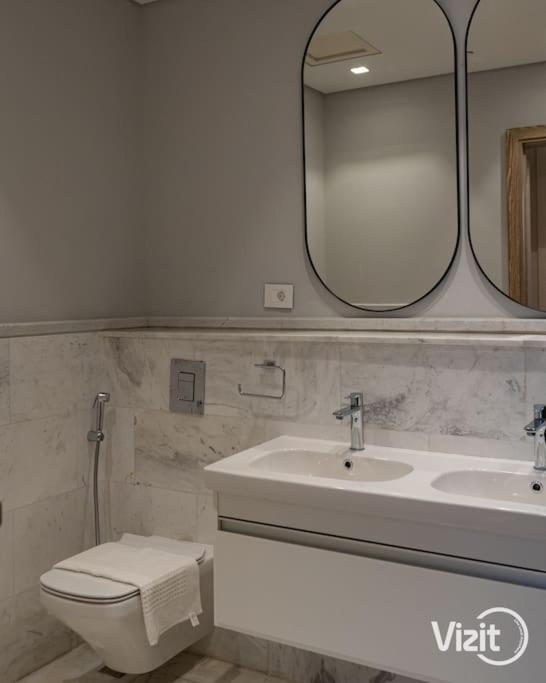 VIZIT 2BR in Aeon Towers