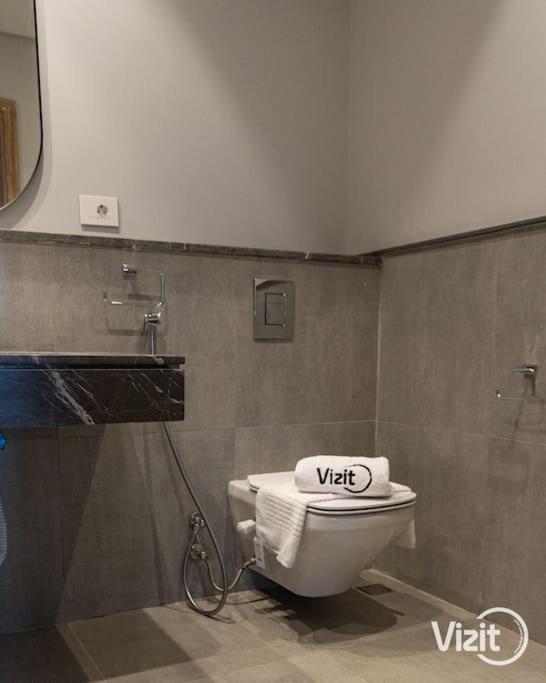 VIZIT 2BR in Aeon Towers