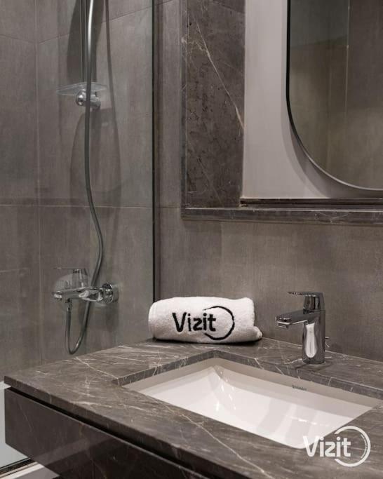 VIZIT 2BR in Aeon Towers