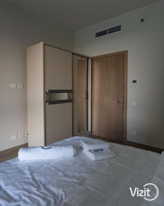 VIZIT 2BR in Aeon Towers