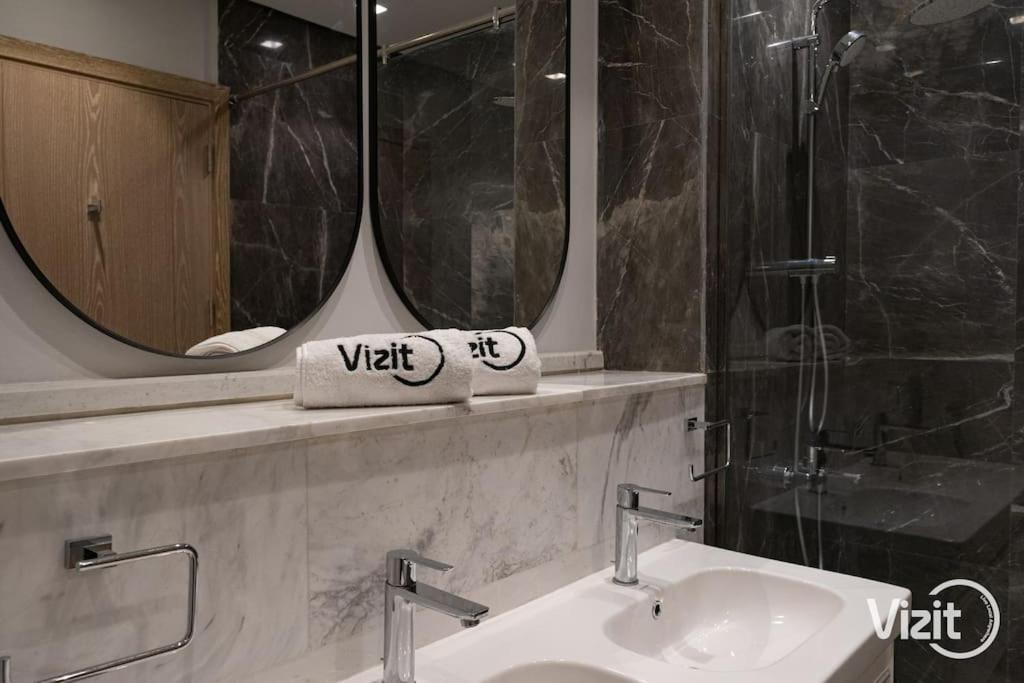 VIZIT 2BR in Aeon Towers