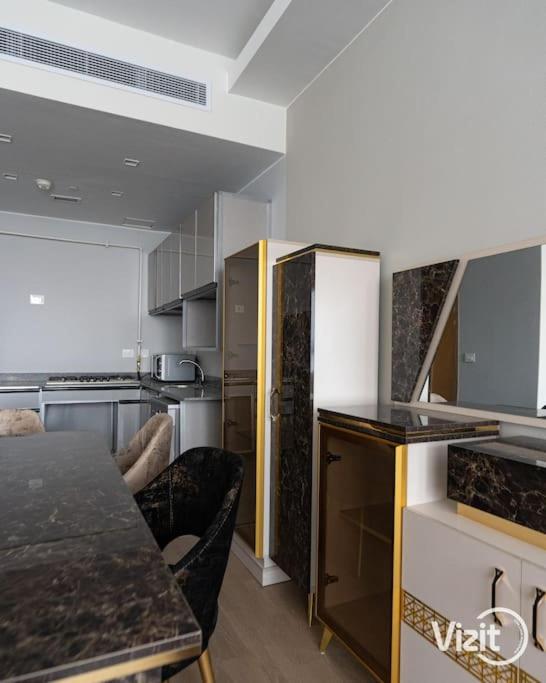 VIZIT 2BR in Aeon Towers