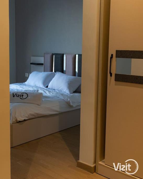 VIZIT 2BR in Aeon Towers