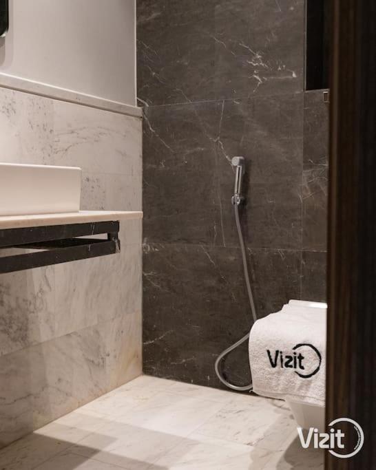VIZIT 2BR in Aeon Towers
