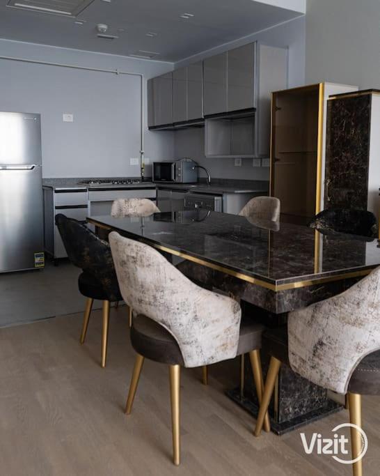 VIZIT 2BR in Aeon Towers