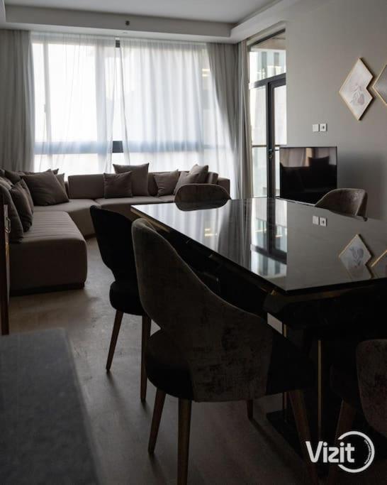VIZIT 2BR in Aeon Towers