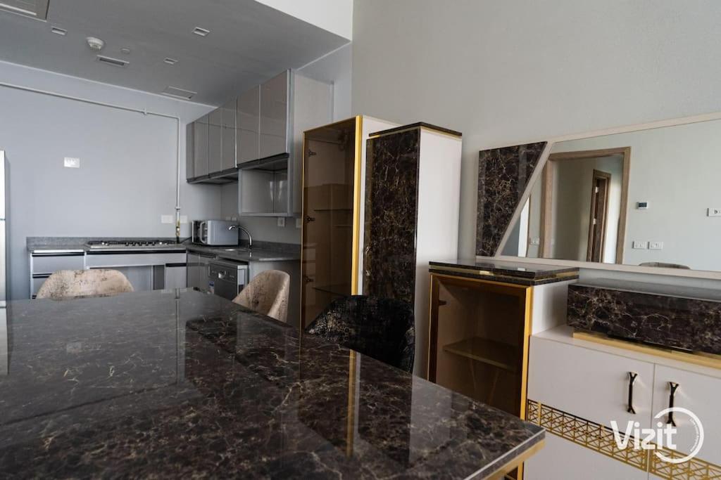 VIZIT 2BR in Aeon Towers