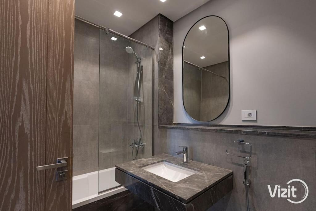 VIZIT 2BR in Aeon Towers