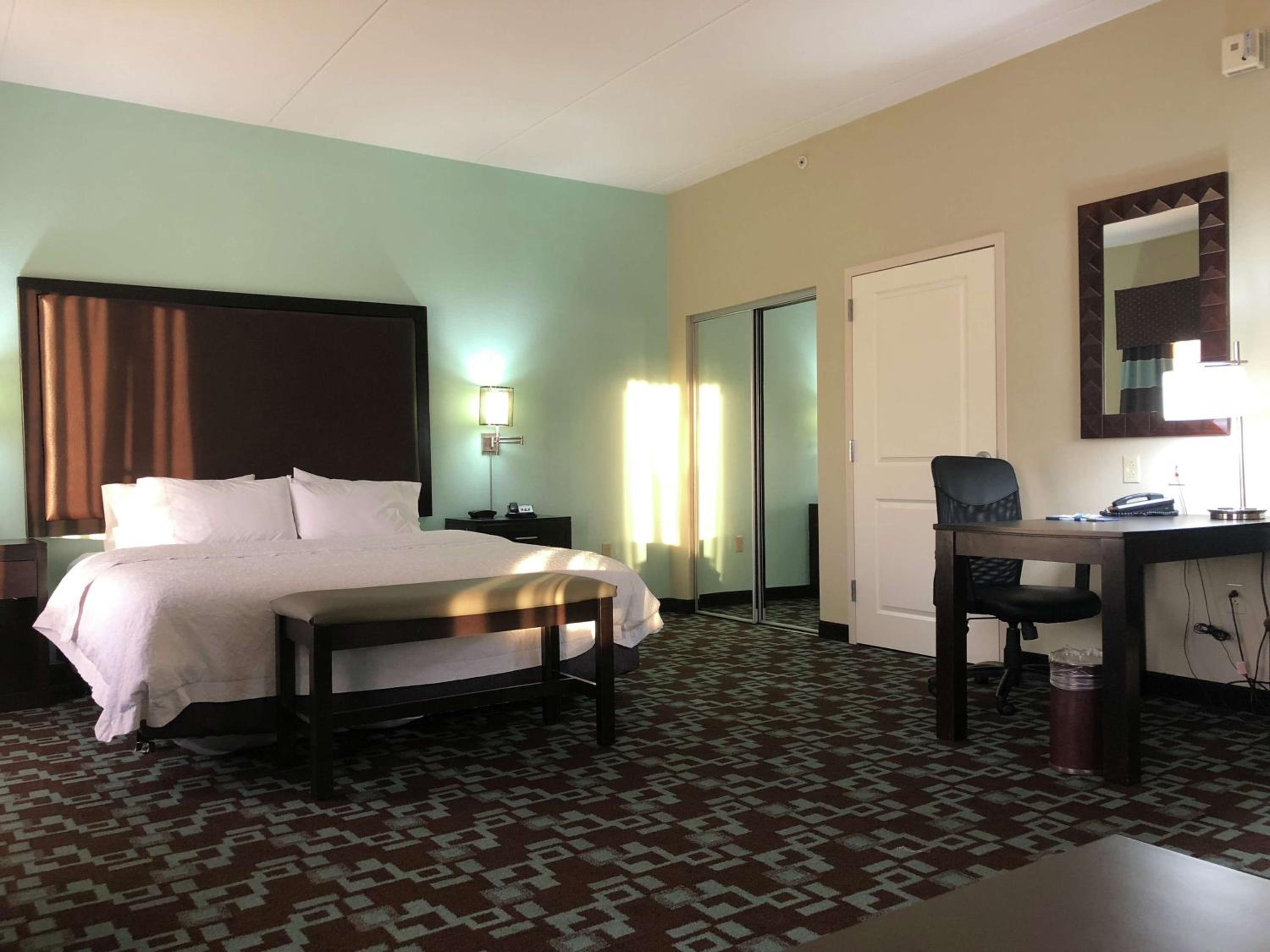 Hampton Inn & Suites Nashville at Opryland 3