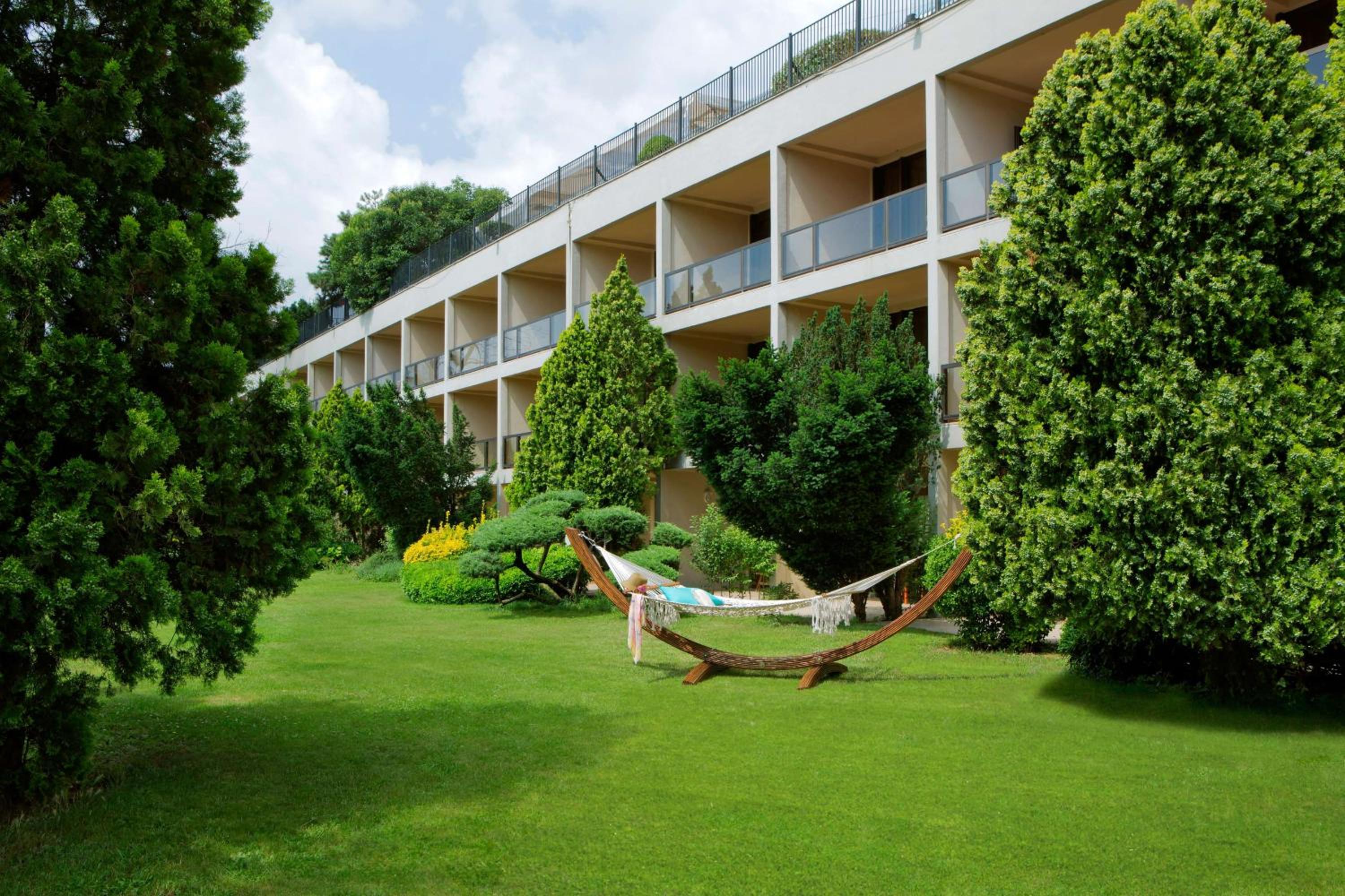 Hilton Istanbul Bosphorus - Image 10