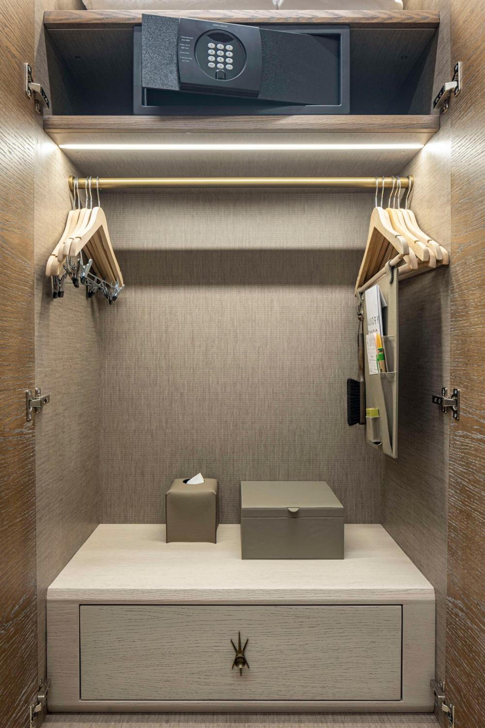 Hilton Istanbul Bosphorus - Image 42
