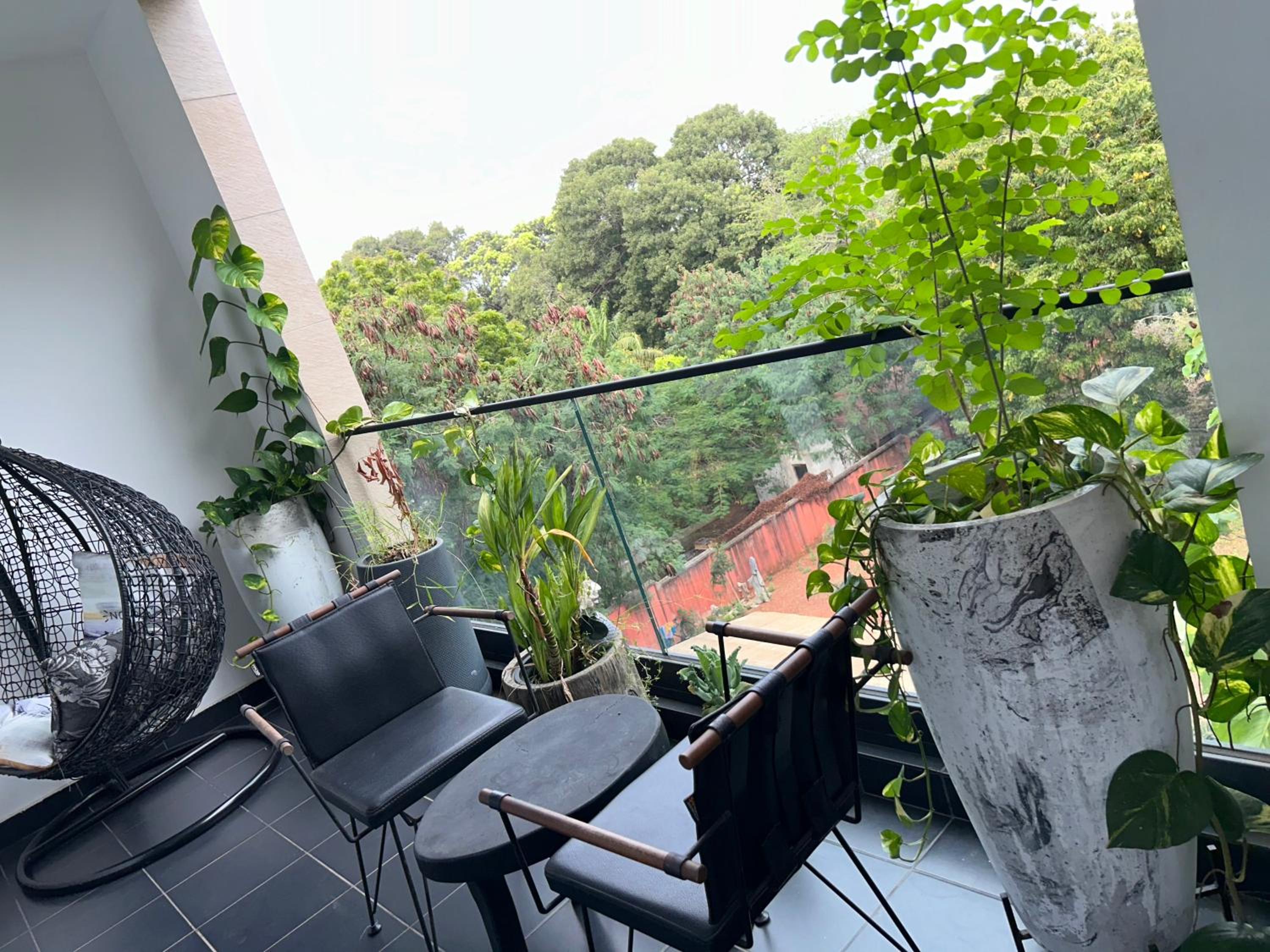 Cozy Abode by Embassy Gardens