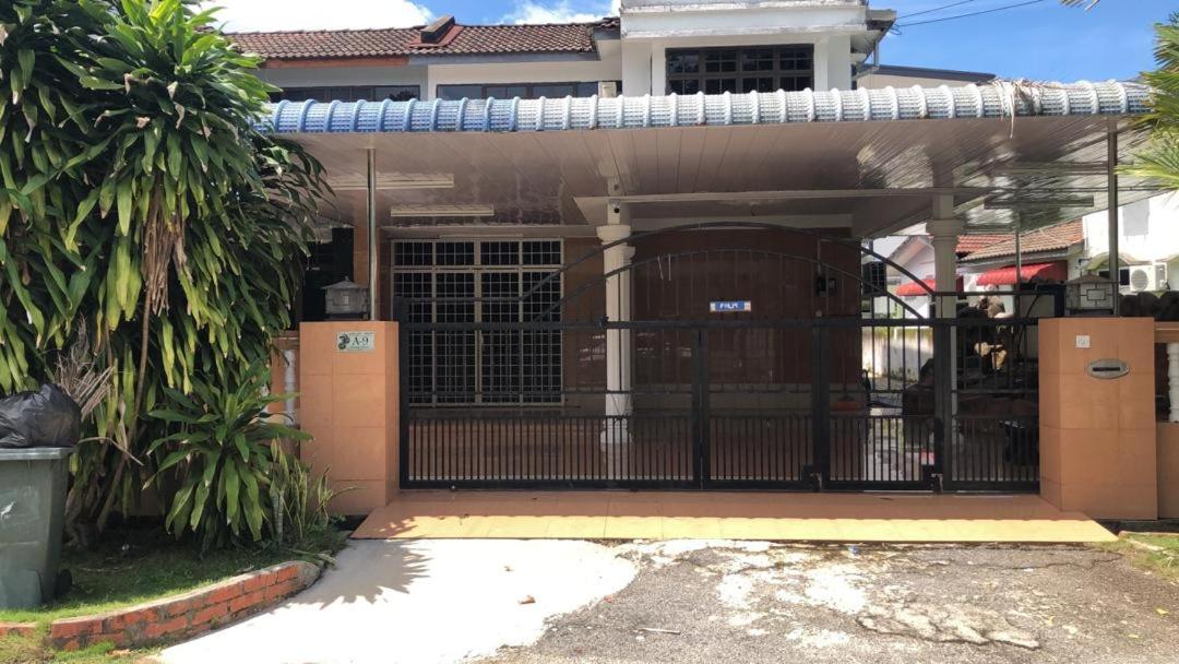 NAURAH HOMESTAY