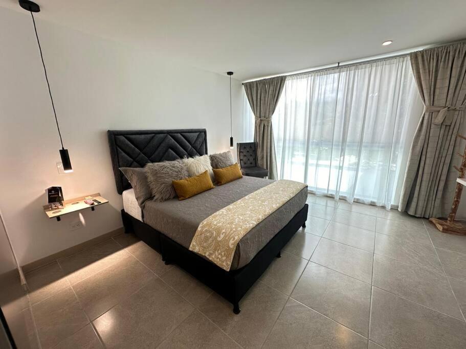 Belmonte 220-Lindo apartamento en Av centenario con piscina