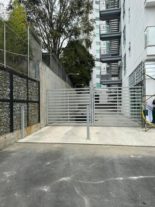 Belmonte 220-Lindo apartamento en Av centenario con piscina